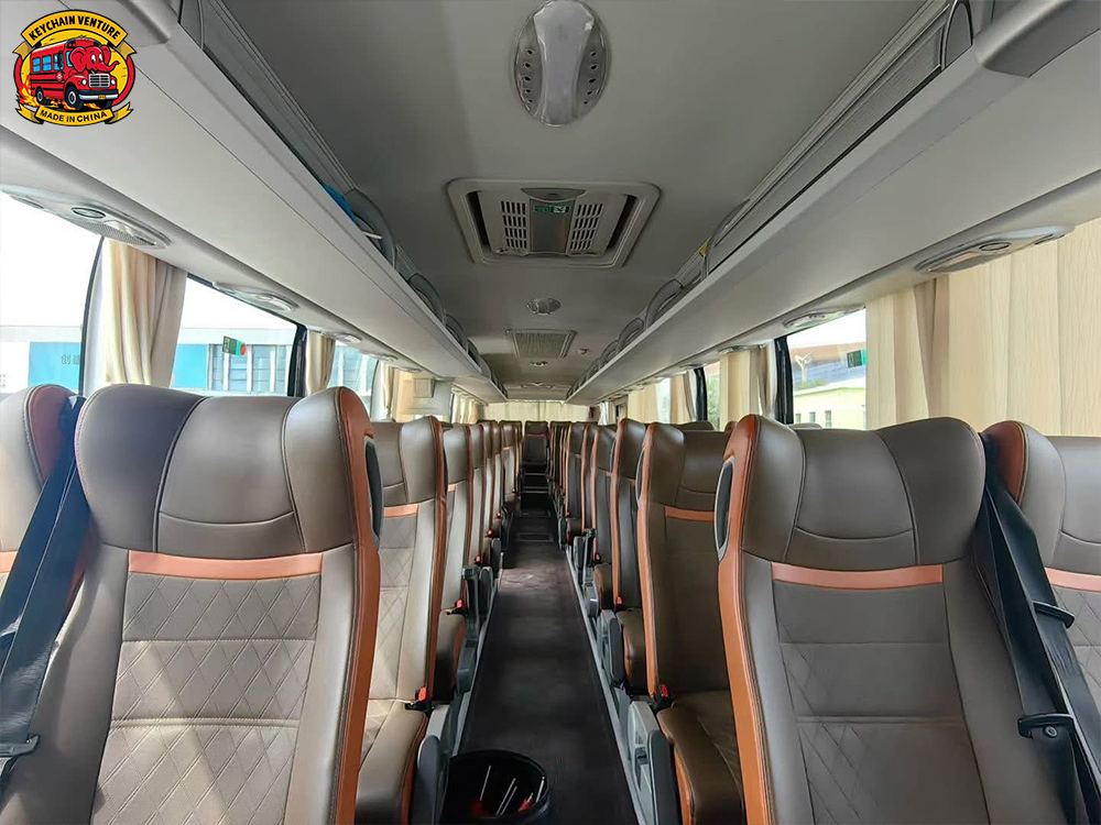 Luxury Bus 56 Seater Yutong ZK6137