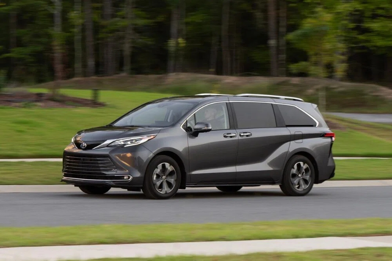 2025 Toyota Sienna First Drive Review Even More Family-Friendly