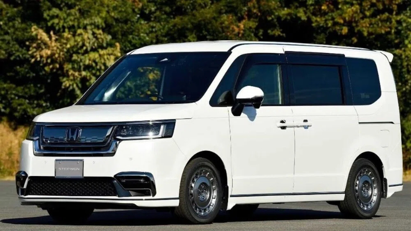 New 2022 Honda Stepwgn Premium Minivan _ Variant Spada, Air New 2022 Honda Stepwgn Premium Minivan _ Variant Spada, Air