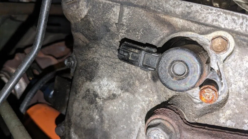 VTEC Solenoid Oil Control Valve Bolt Broke _ Honda Element Owners Club