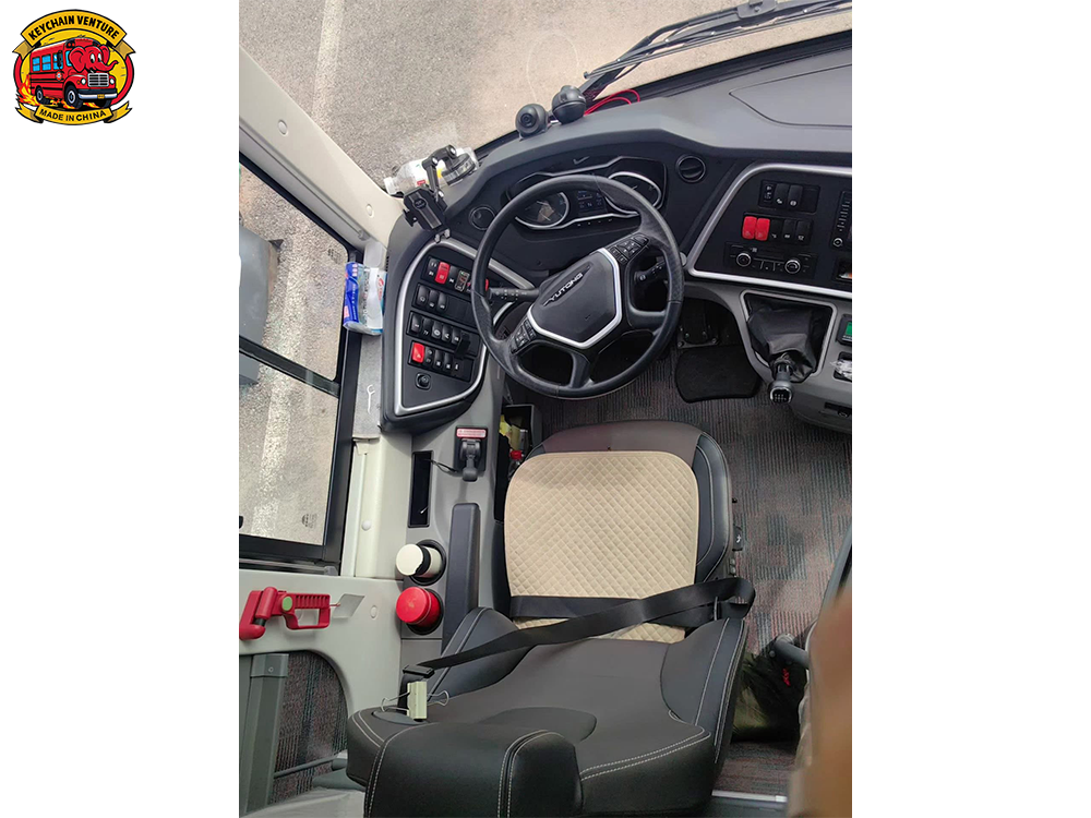 Luxury Bus 56 Seater Yutong ZK6137