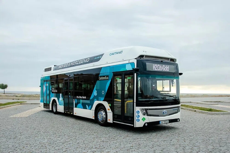 Toyota Europe co-brands zero-emission buses with CaetanoBus