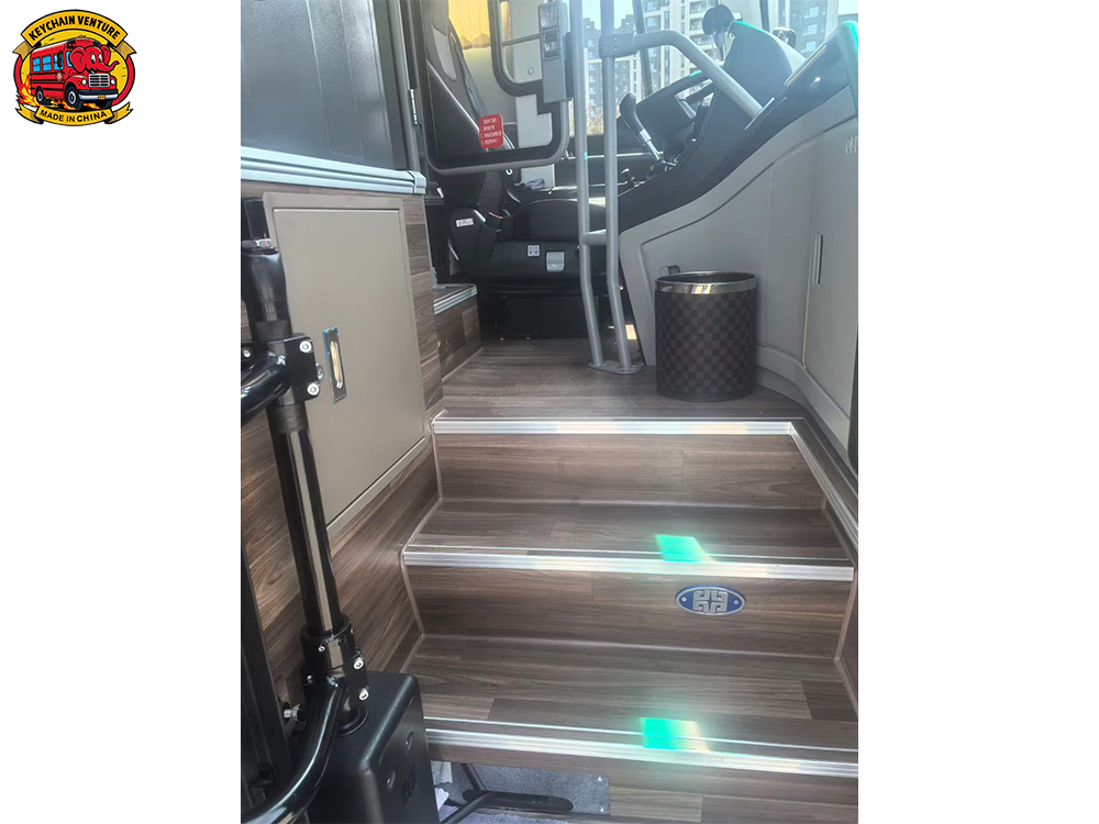 Luxury Coach Zhongtong LCK6125