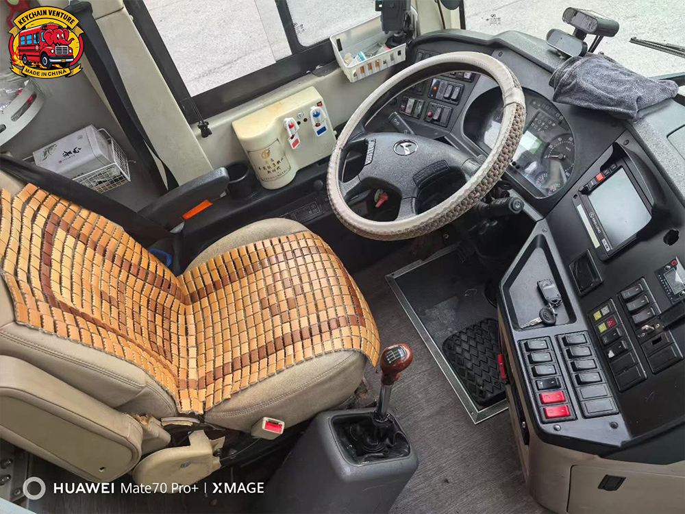 Luxury Bus Kinglong XMQ6135