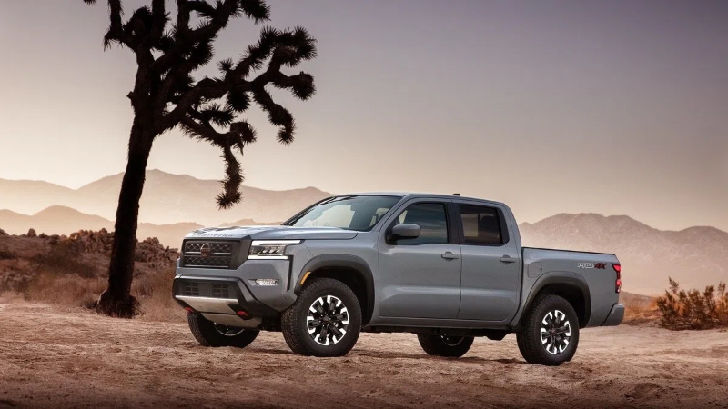 2021 Nissan Frontier vs. Navara Which design is better_ 2021 Nissan Frontier vs. Navara Which design is better_