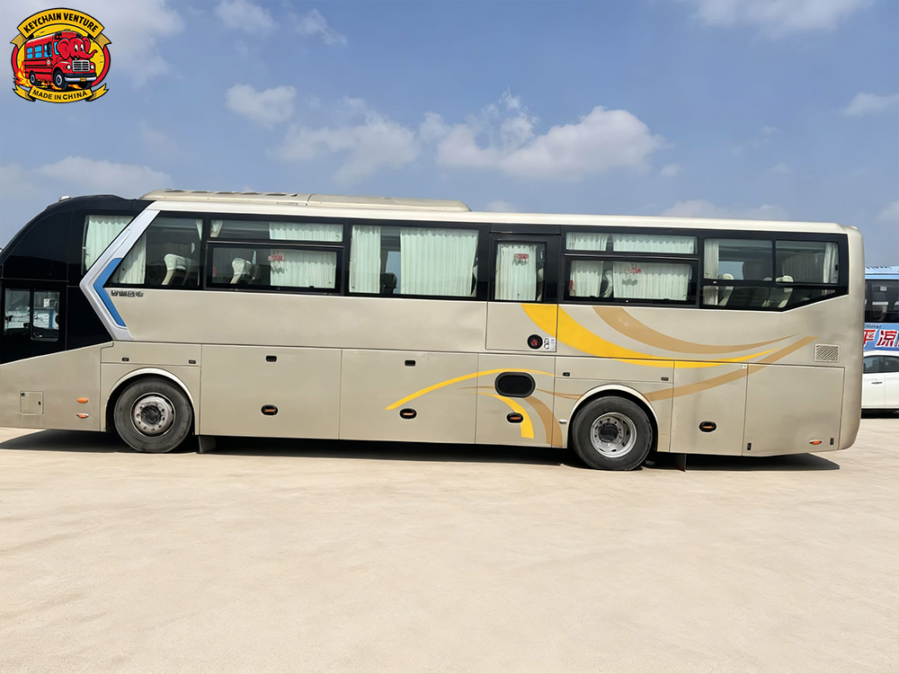 Luxury Coach Zhongtong LCK6126