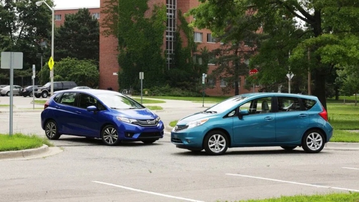 2015 Honda Fit EX-L vs. 2014 Nissan Versa Note SL Comparison 2015 Honda Fit EX-L vs. 2014 Nissan Versa Note SL Comparison