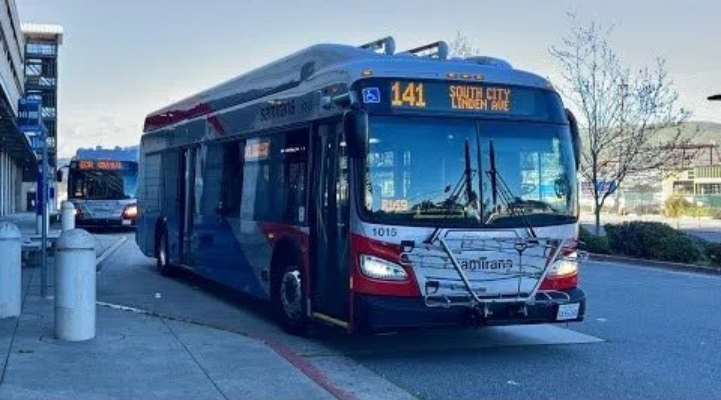 ⁴ᴷ⁶⁰ Super Loud Announcements! SamTrans 2023 New Flyer XE40 #1015 on Route 141 - YouTube