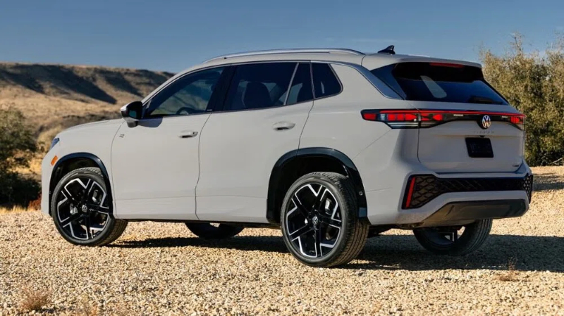 2025 Volkswagen Tiguan Review, Pricing, and Specs 2025 Volkswagen Tiguan Review, Pricing, and Specs