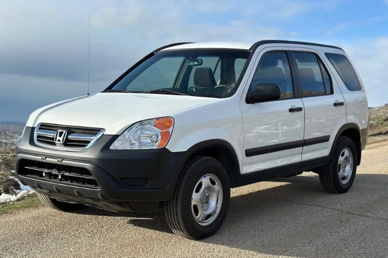 No Reserve 2004 Honda CR-V LX 4WD for sale on BaT Auctions - sold for $13,000 on March 15, 2024 (Lot #139,802) _ Bring a Trailer
