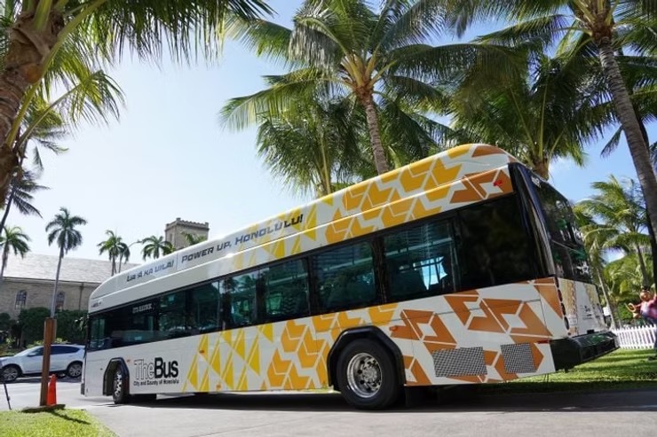 Honolulu's TheBus Looks to Bring Zero Emissions to The Island, Launches New Light Rail System – Gillig Honolulu's TheBus Looks to Bring Zero Emissions to The Island, Launches New Light Rail System – Gillig