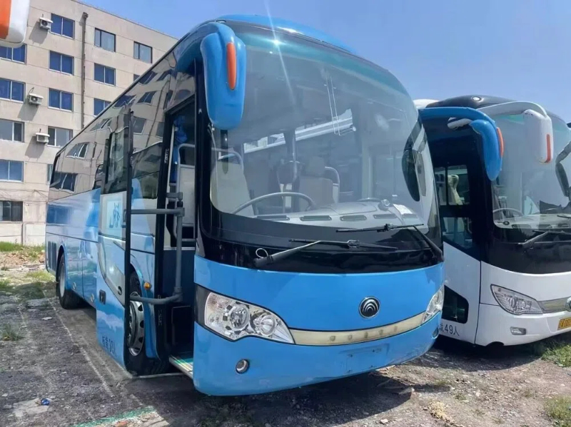 ZK6908 39 Seater Yu Tong Diesel Tourist Bus for Sale - Second Hand Coach, Euro 4 Emission Standard, 2015 Model