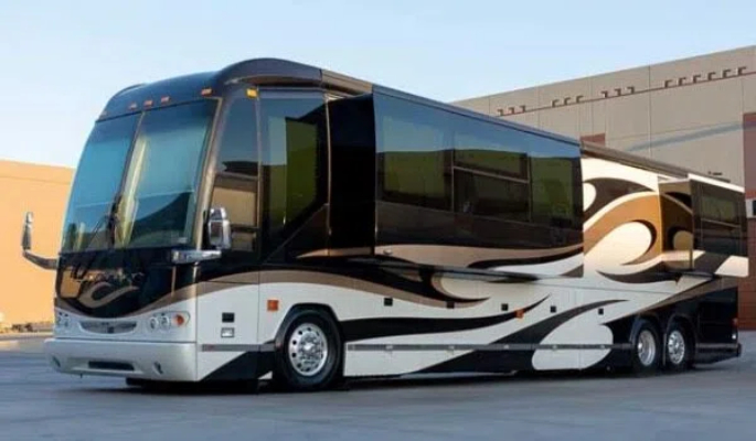 Top 10 Most Luxurious Coaches in the World _ National Coach Network
