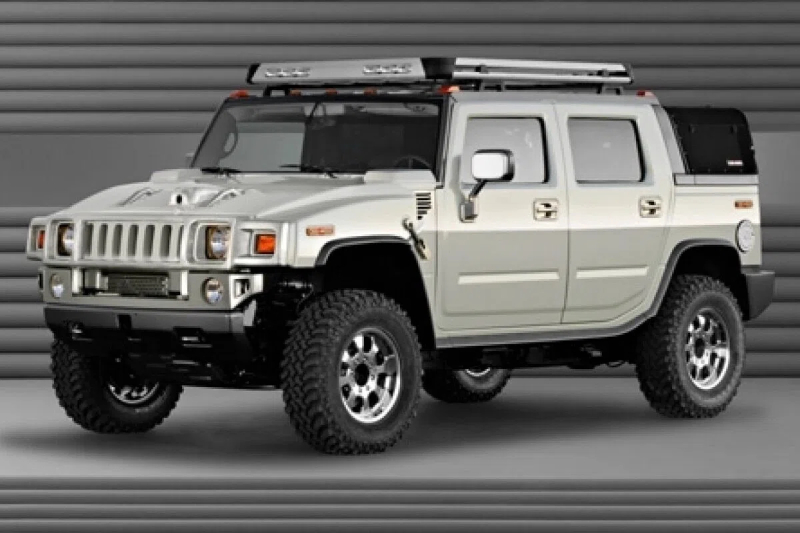 HUMMER H2 sports utility to enter production in 2004